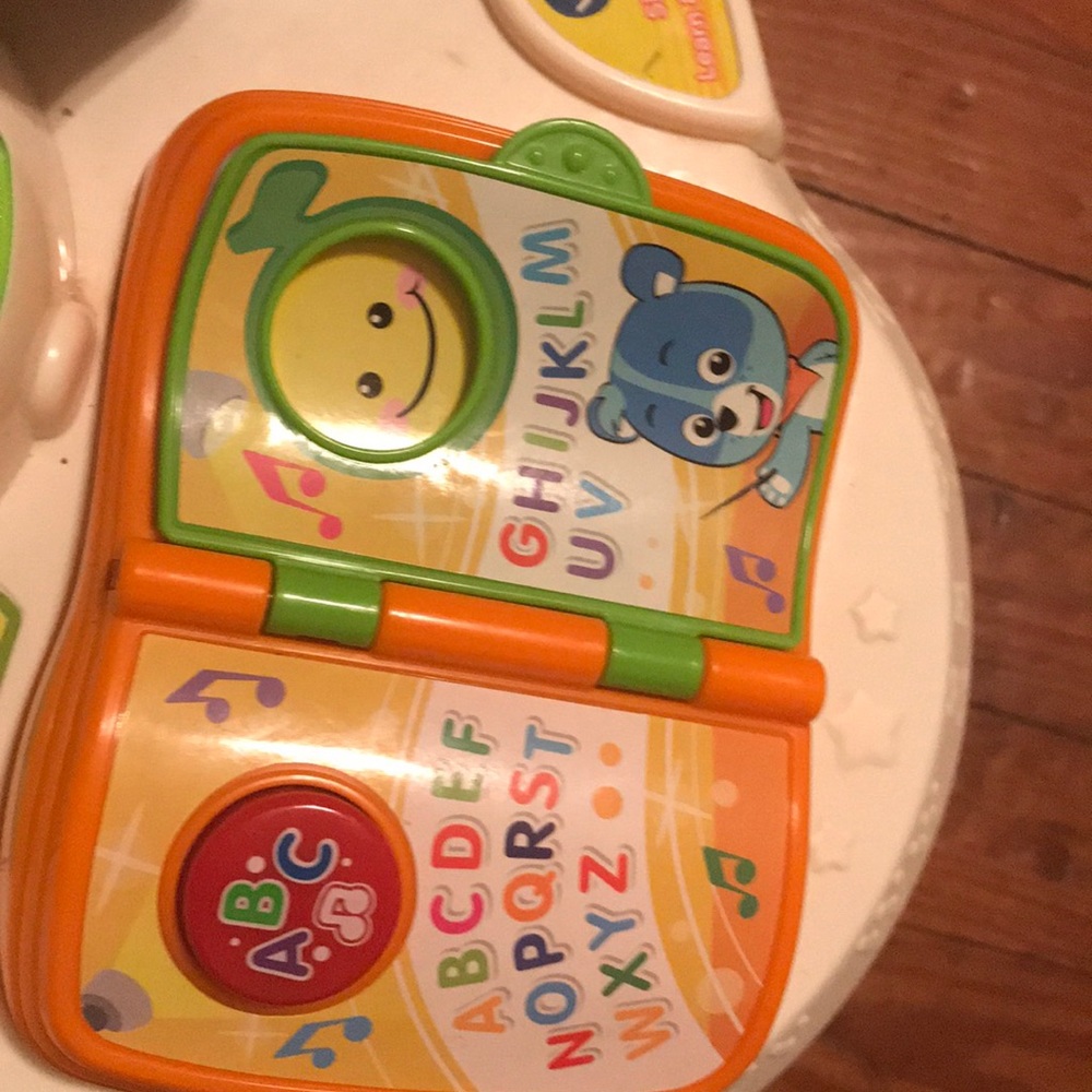 A baby toy - Picture 2 of 8